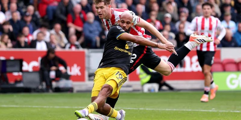Nhận Định Manchester United Vs Brentford Lúc 02:00 Ngày 28/04 - Premier League 3 So sánh hiệu suất giữa Manchester United vs Brentford